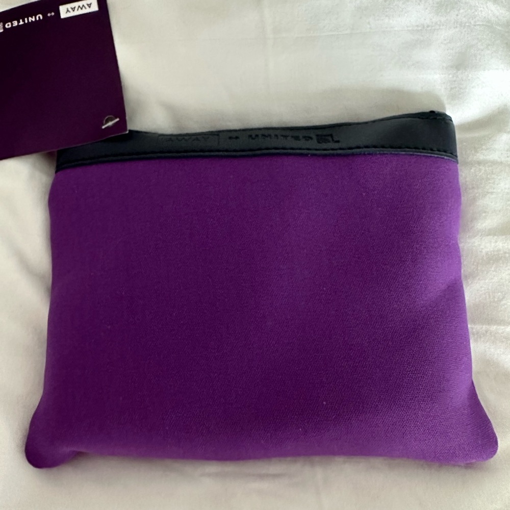 Away brand United sports pouch! Brand new! Unopened